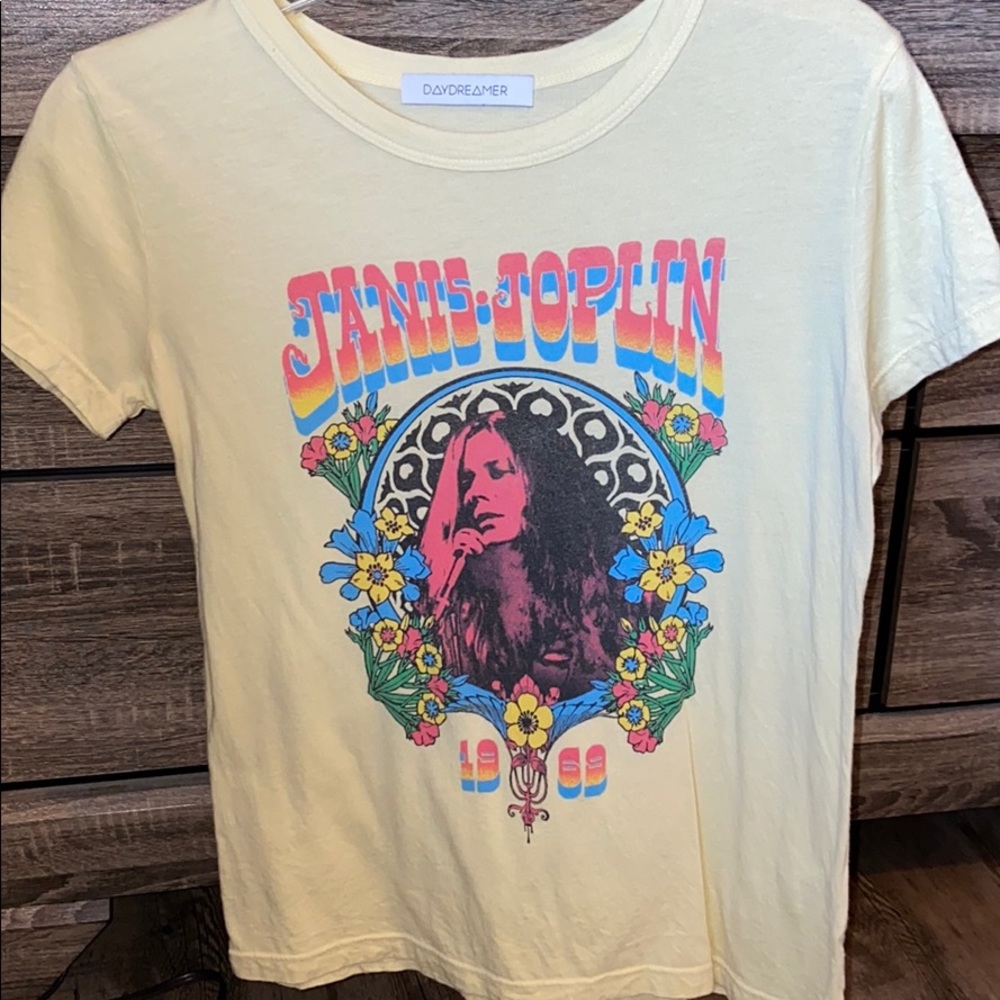 Graphic t